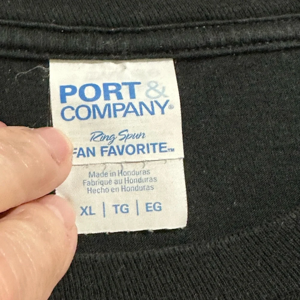 Port and Company unisex extra large black T-shirt with very pretty flower pedals - Picture 5 of 8